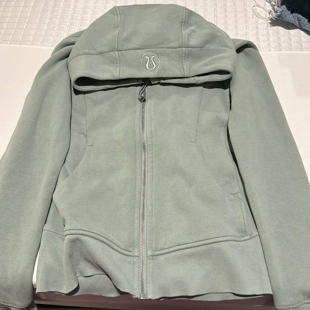 Lululemon full zip scuba